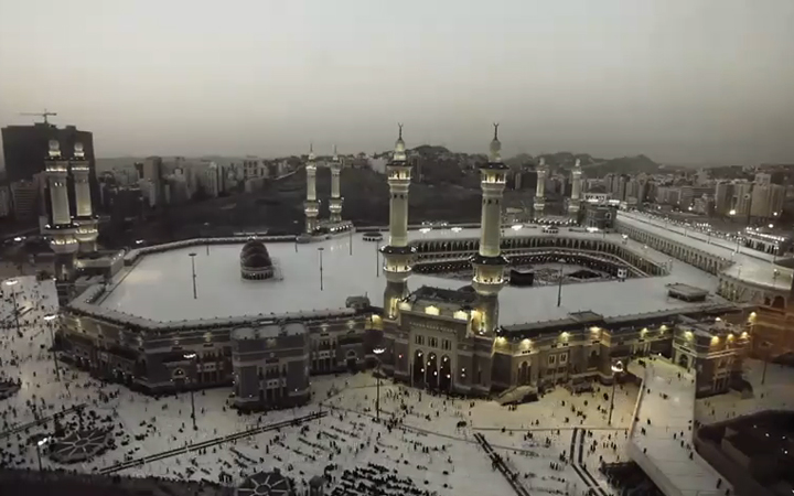 Faith: The Holy City of Mecca in a Time-lapse Video