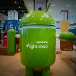Androiding at the Samsung d'light Shop