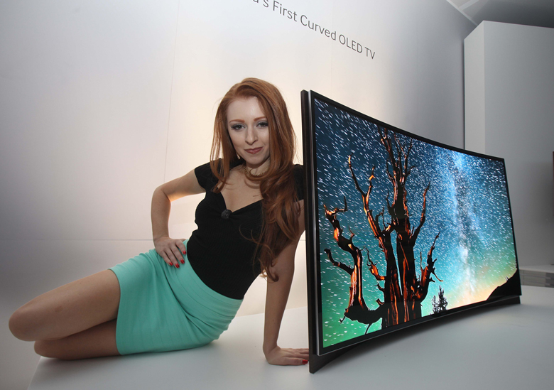 Samsung Introduces World’s First Curved OLED TV at CES 2013