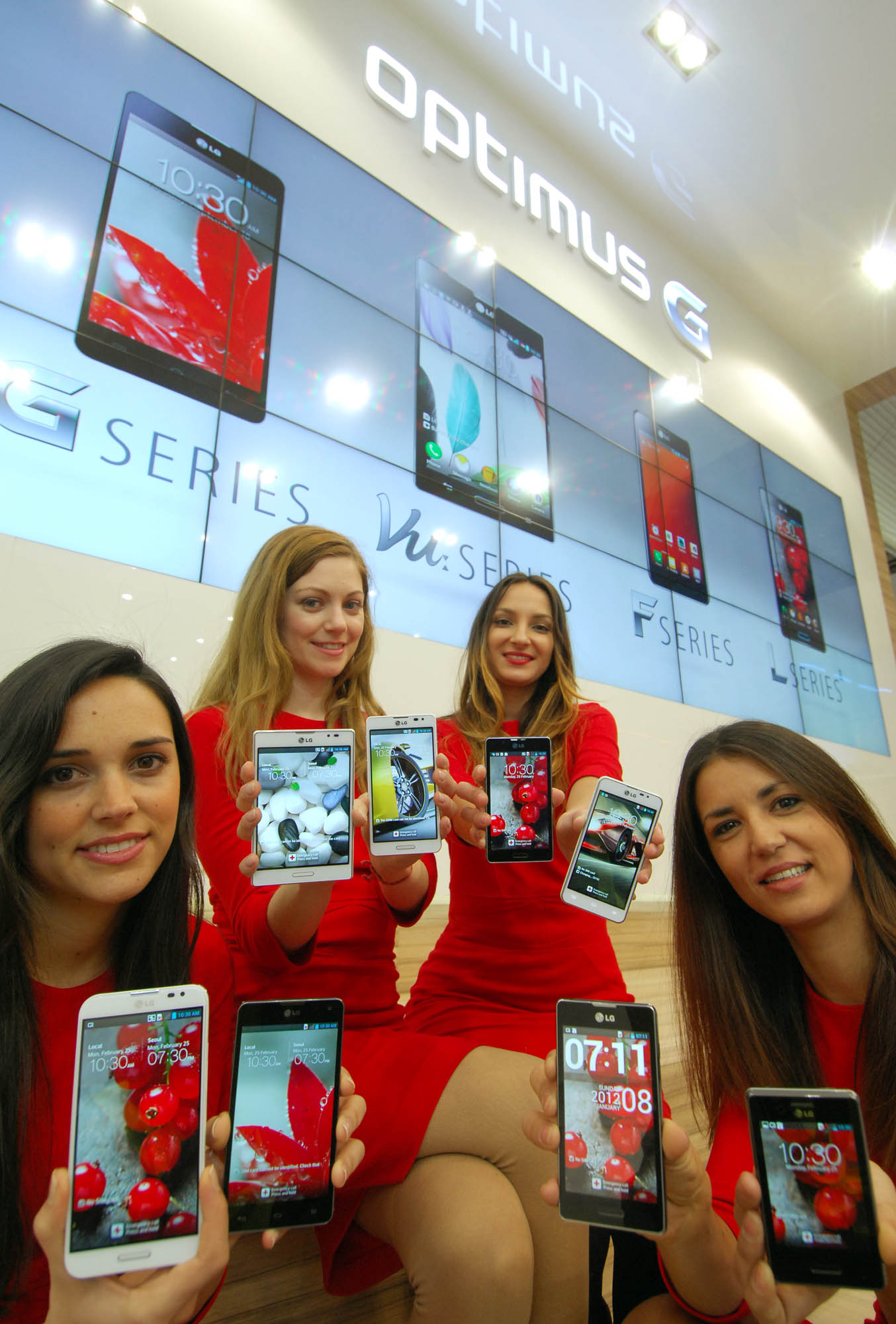LG Announces Four Optimus Series Devices at MWC