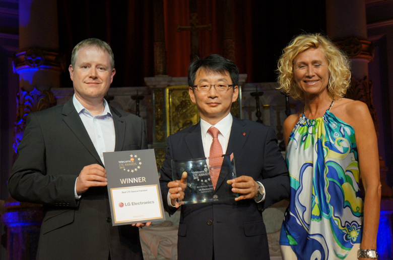 LG-Optimus-G-Pro-honoured-with-best-LTE-device-award-at-LTE-world-summit---1003-x-665