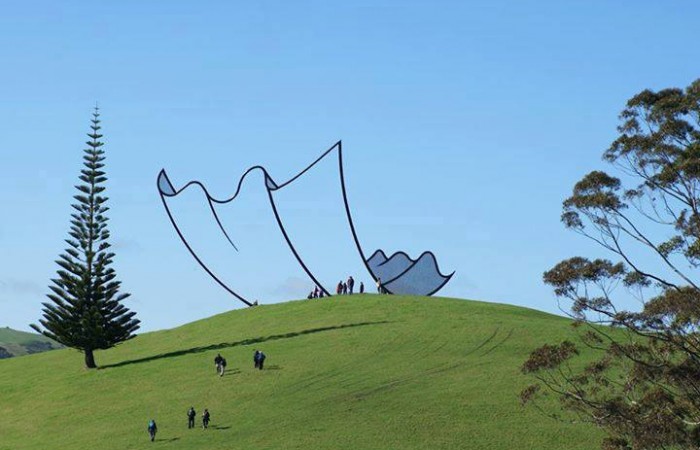Gigantic Sculpture in New Zealand Designed to Look Like a Cartoon!