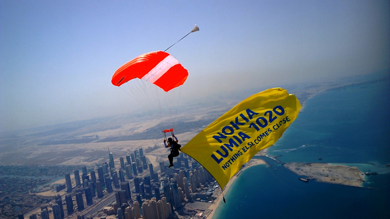Nokia Lumia 1020 Lands in Dubai with Unique Skydive Stunt
