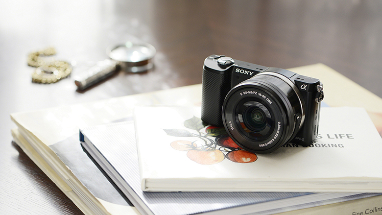Sony introduces world’s lightest interchangeable-lens digital camera, with built in Wi-Fi and NFC